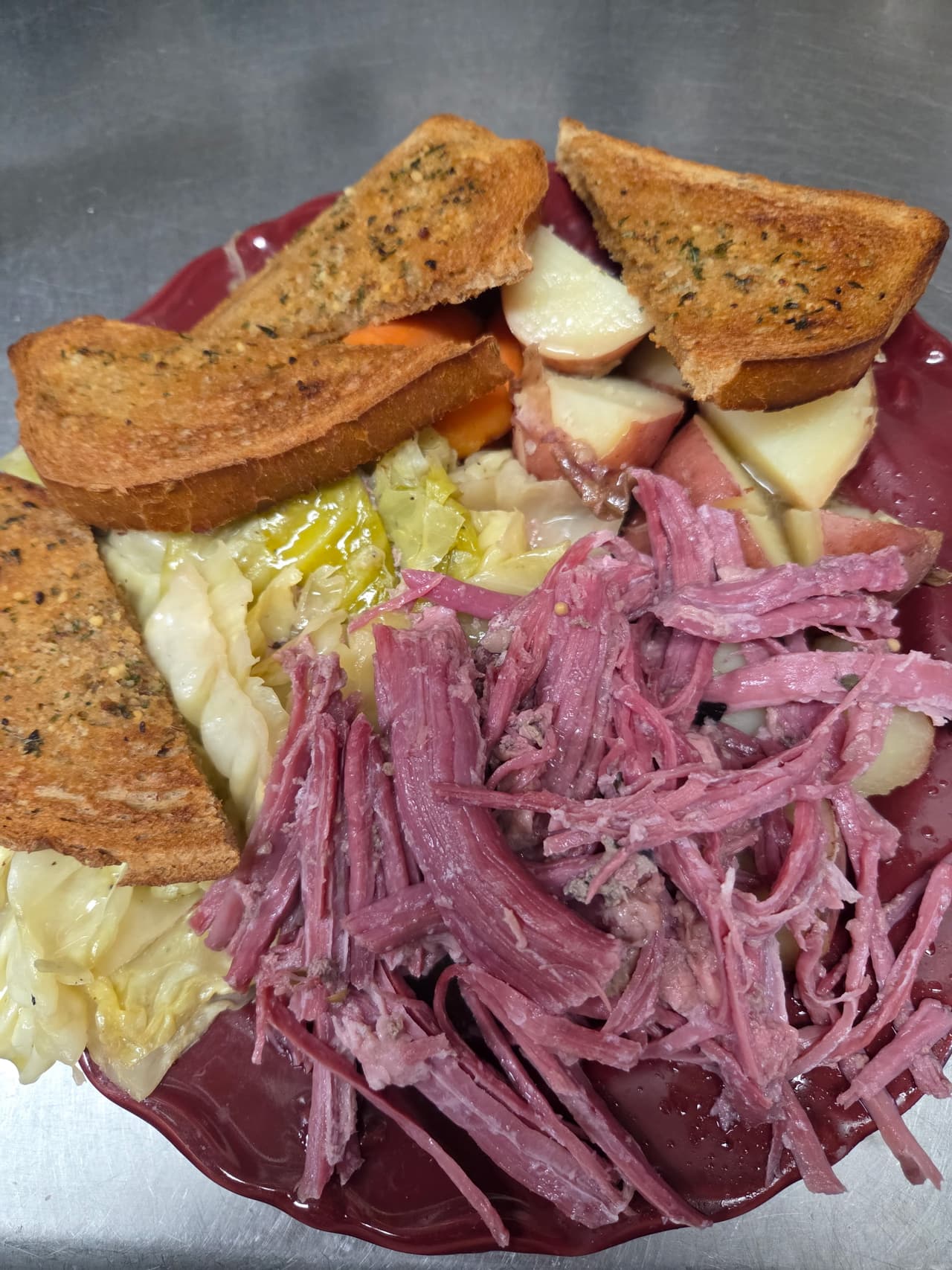 Corned beef and cabbage with rye