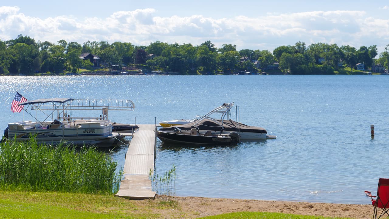 Pier and pontoon boats on Lily Lake
